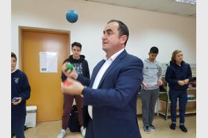 Learning to Juggle - Media Gallery 38