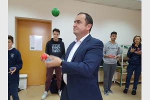 Learning to Juggle - Media Gallery 2