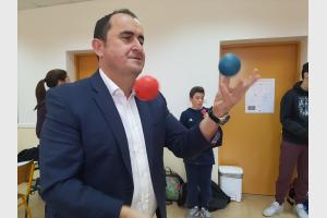Learning to Juggle - Media Gallery 18